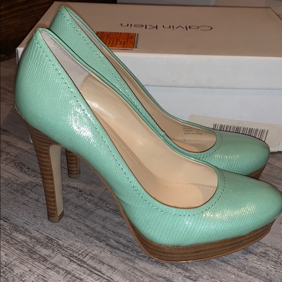 Calvin Klein teal pumps - Picture 2 of 5